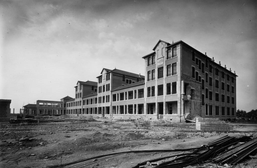 hôpital psychiatrique de Cayssiols, aujourd'hui centre Hospitalier Sainte-Marie de Rodez