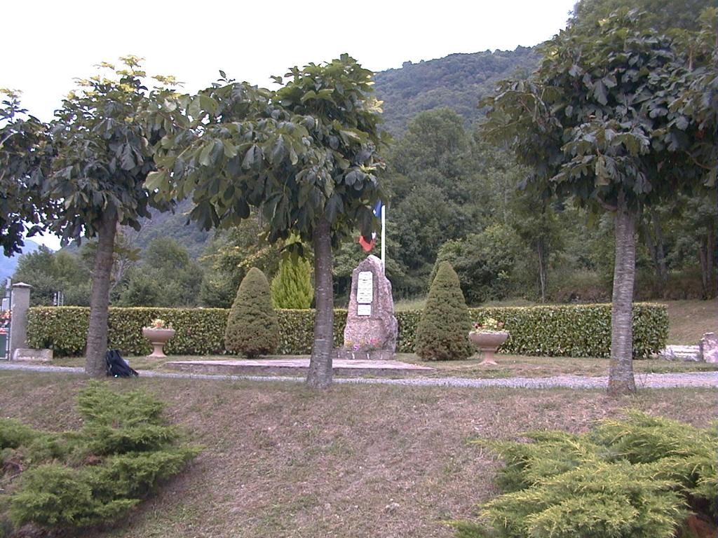 monument aux morts de la guerre de 1914-1918 et de la guerre du Tchad