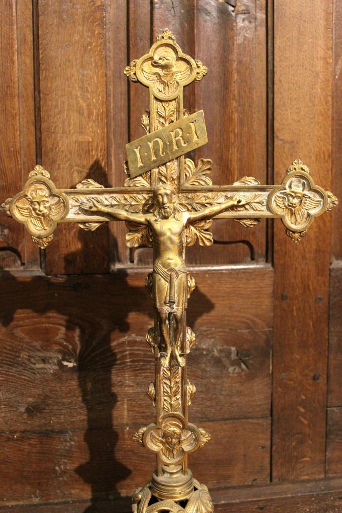 garniture du maître-autel (ensemble de 5 chandeliers et croix d'autel)