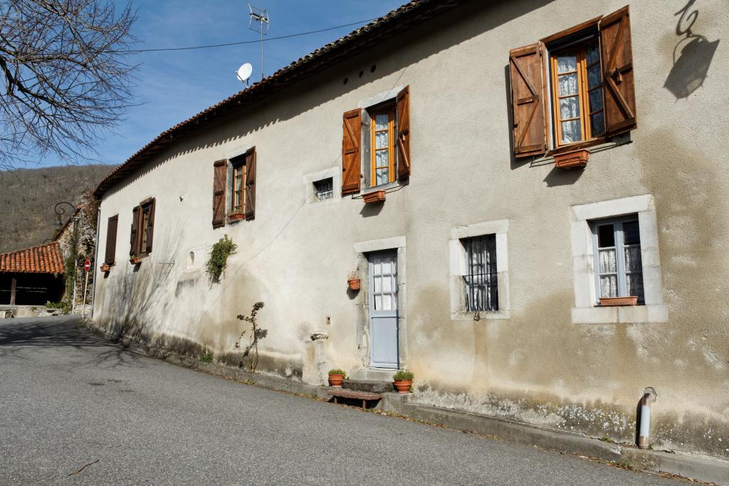 enceinte de la ville haute de Saint-Bertrand-de-Comminges