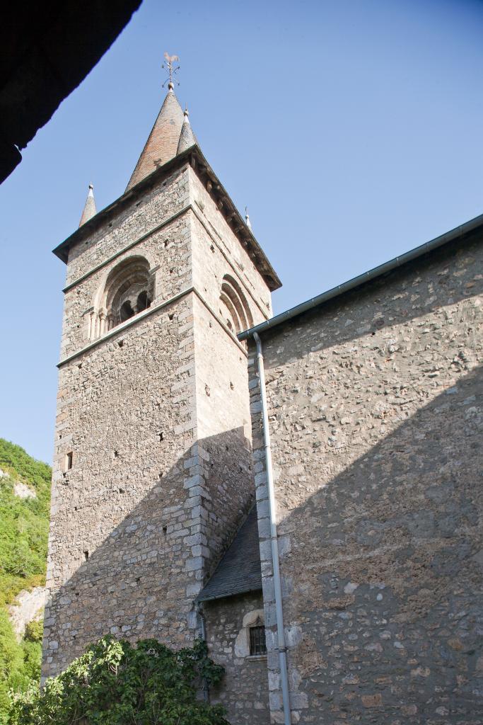 prieuré de bénédictins, église paroissiale Saint-Pierre, Saint-Ebons