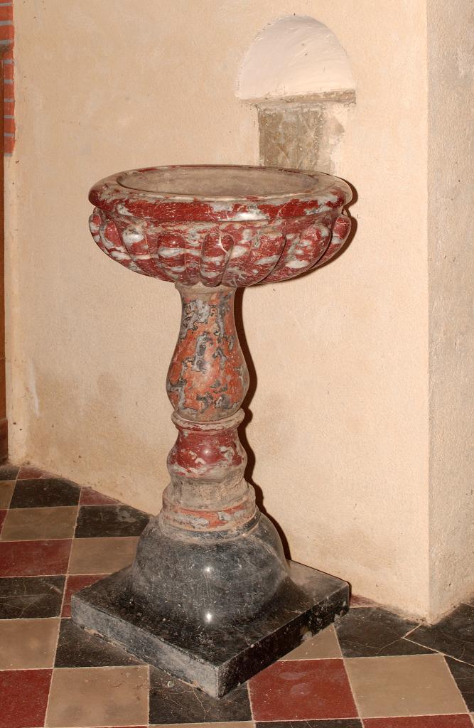 bénitier (bénitier sur pied)