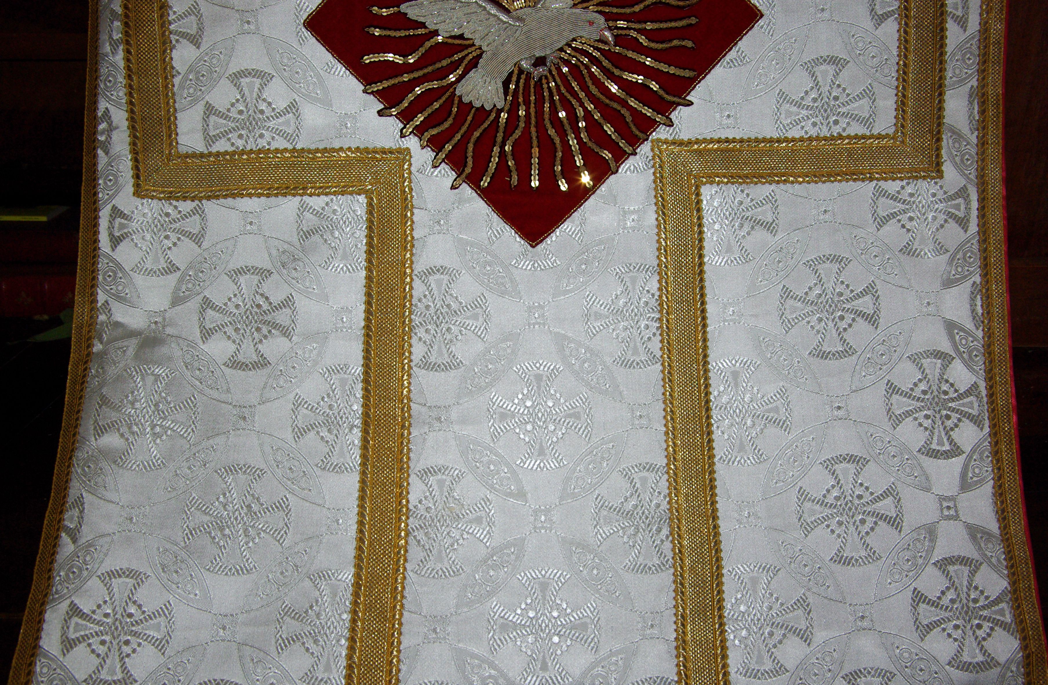 sommaire des textiles de l'église Saint-Pierre de Cavillargues