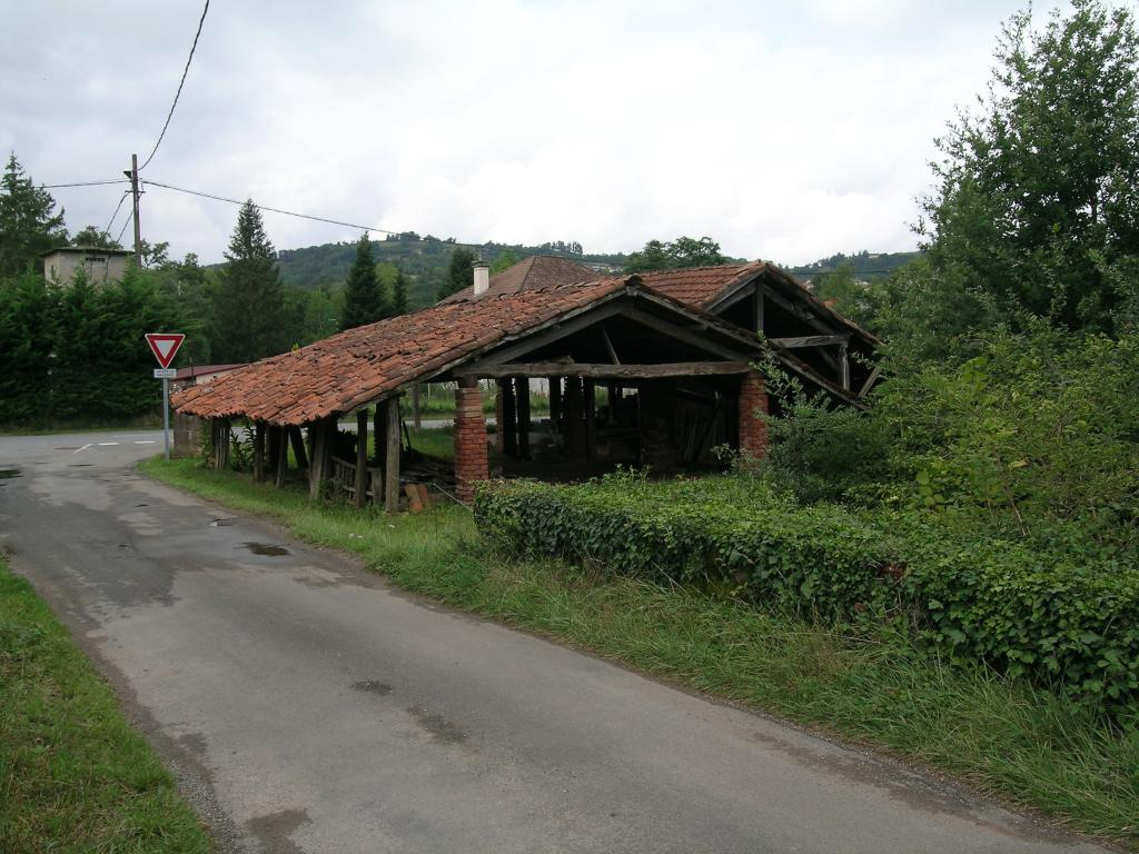 briqueterie , tuilerie actuellement hangar agricole