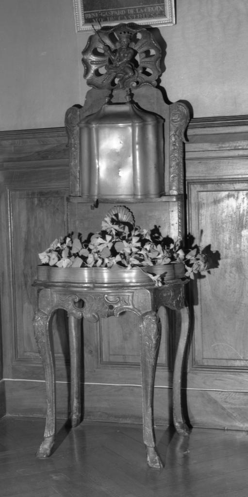 fontaine dite lave-mains