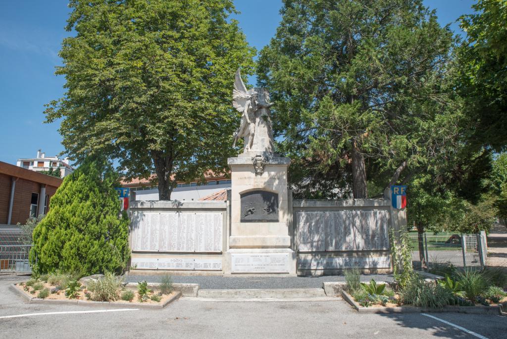 monument aux morts de la guerre de 1914-1918 et de la guerre de 1939-1945, de la guerre d'Indochine et de la guerre d'Algérie