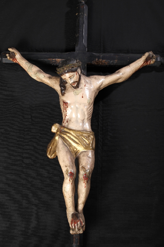 statue Christ en croix