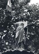 monument (monument commémoratif), fontaine monumentale, de la république