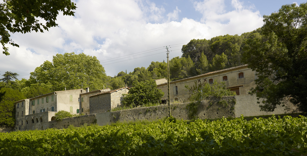 Usine textile (usine de drap) Pradier, puis Pelletan, puis Bonneville, puis Lugagne, puis établissement vinicole, actuellement logement