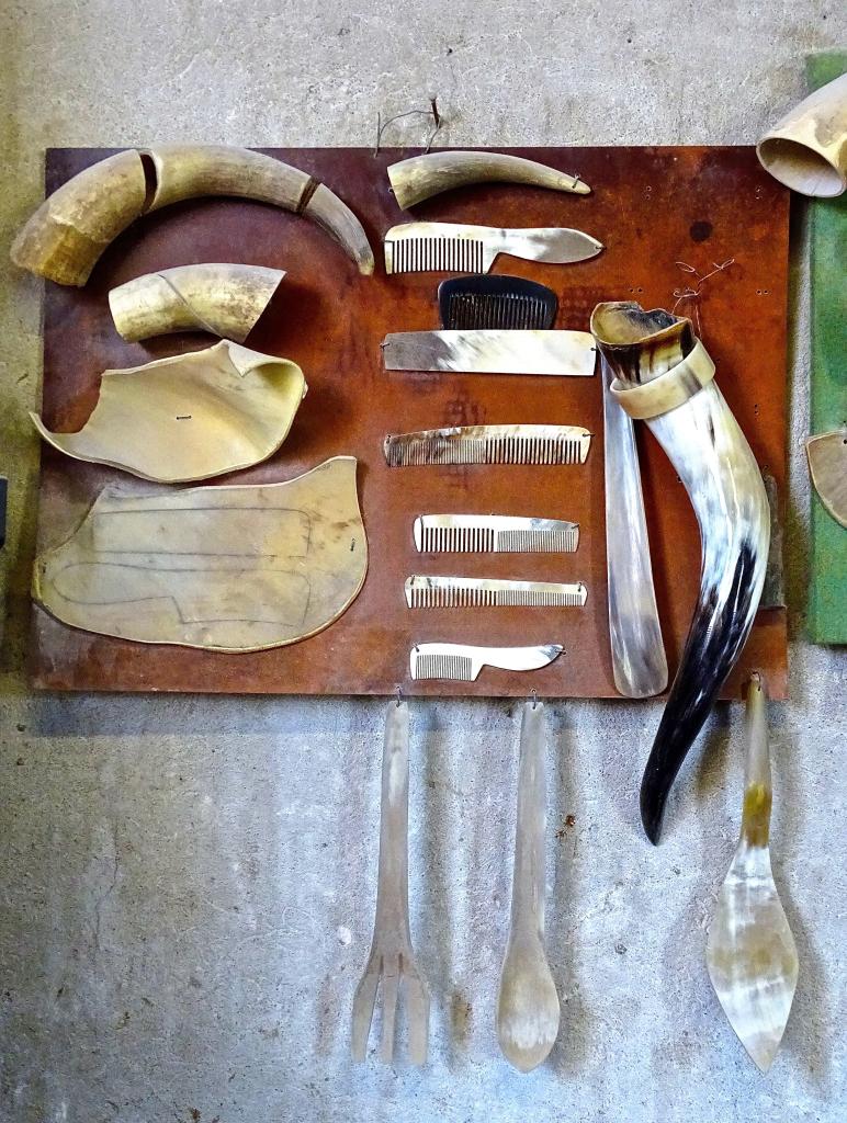 la fabrique de peignes de toilette en corne naturelle en pays d'Olmes