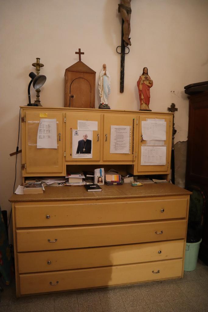 Meubles de sacristie (2) : chasublier ; penderie