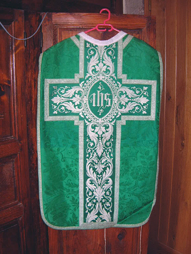 chasuble, étole de clerc, bourse de corporal : ornement vert 2