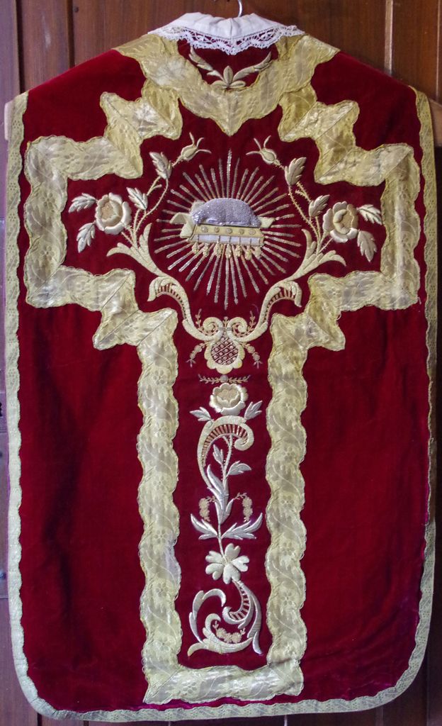 sommaire des textiles de l'église de Saint-Florent-sur-Auzonnet