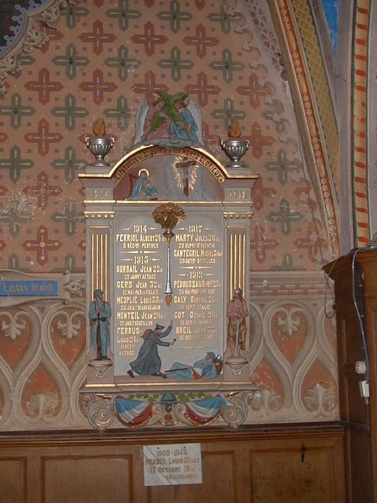 ensemble du monument aux morts de la guerre de 1914-1918 et de la guerre de 1939-1945 composé d'une plaque et d'un tableau commémoratifs.
