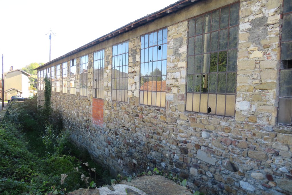 ancienne forge à la catalane, puis usines textiles Barbe et Bernadou, puis SOTAP-Carol, aujourd'hui désaffectée