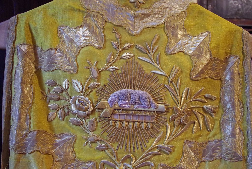 sommaire des textiles de l'église de Saint-Martial
