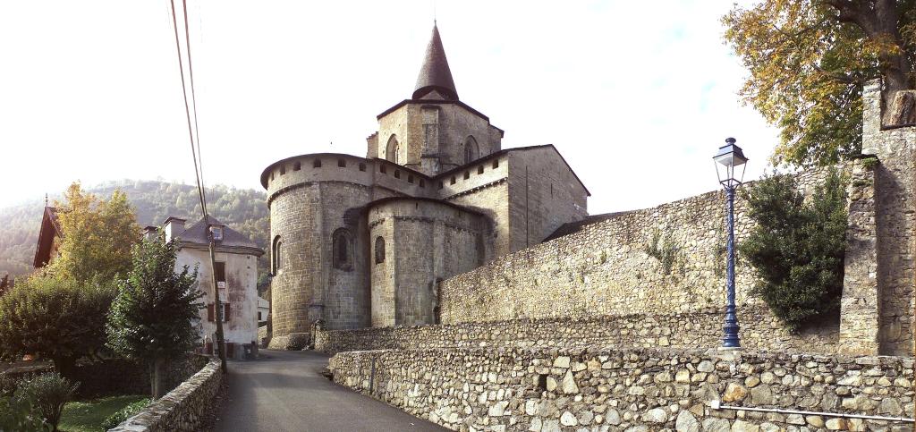 église de l'abbaye de bénédictins Saint-Savin, actuellement église paroissiale