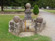 lavabo de cloître devenu fontaine