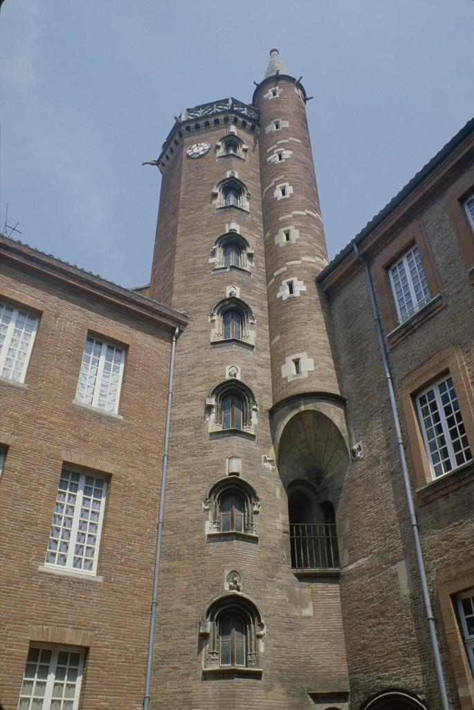 hôtel de Bernuy, puis collège universitaire, actuellement lycée Pierre de Fermat