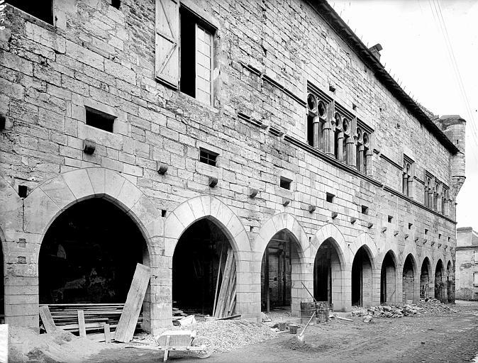 hôtel ou palais de la Raymondie, actuellement hôtel de ville