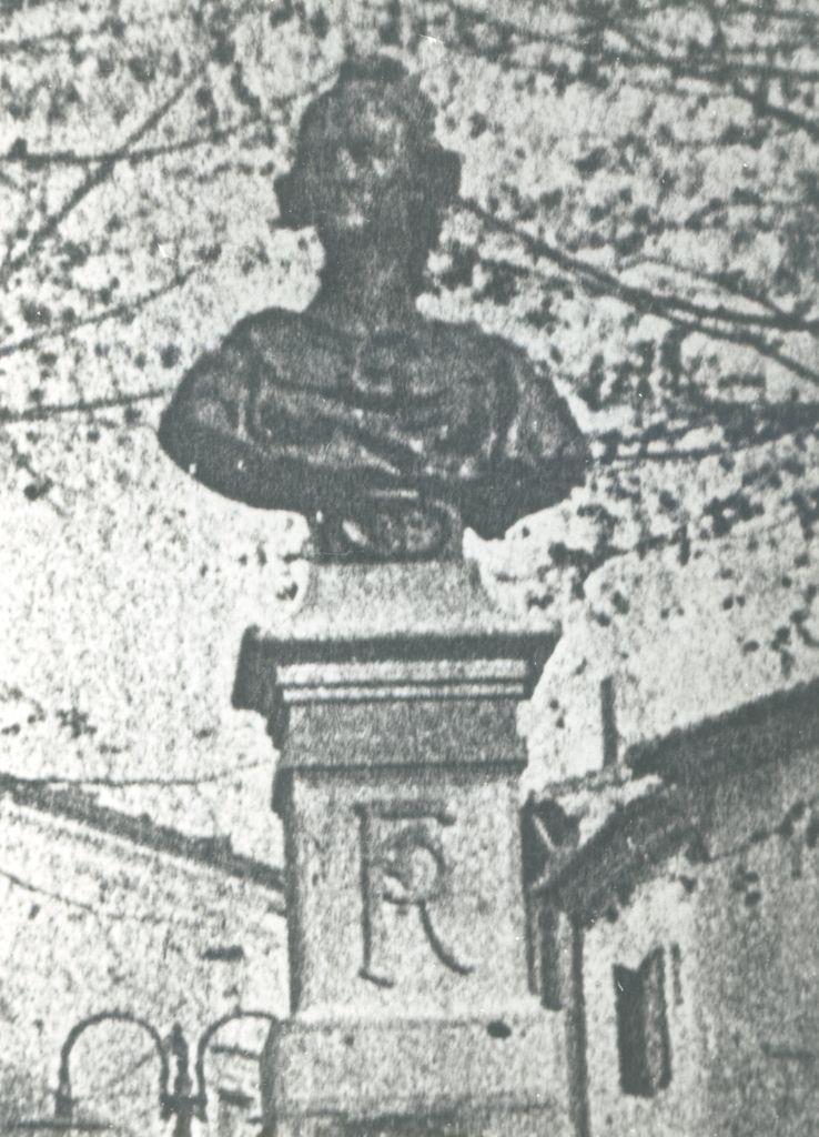 monument (monument commémoratif), fontaine monumentale, de la république, du Griffe