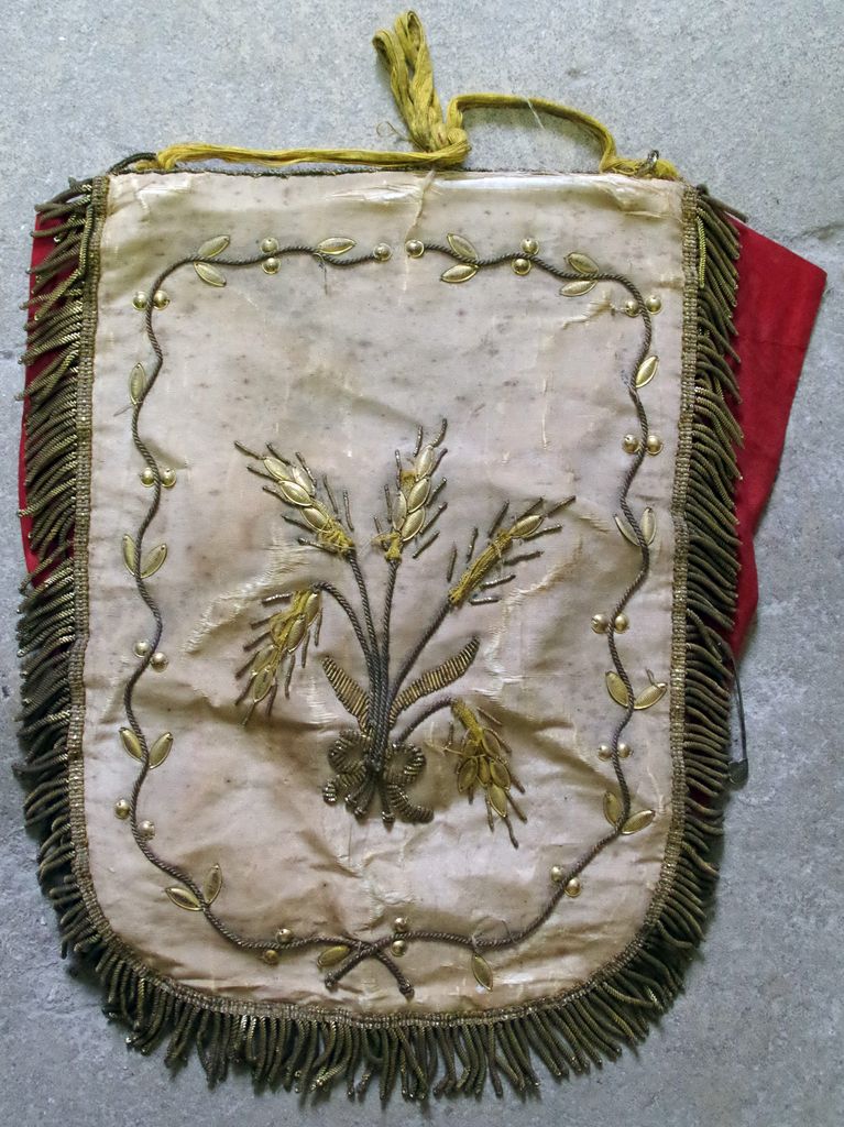 sommaire des textiles de l'église de Sernhac