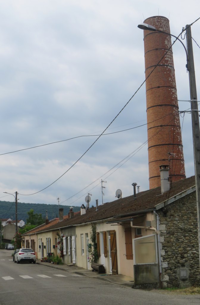 fabrique de jais et usine de peigne en corne Coulon, actuellement immeuble HLM