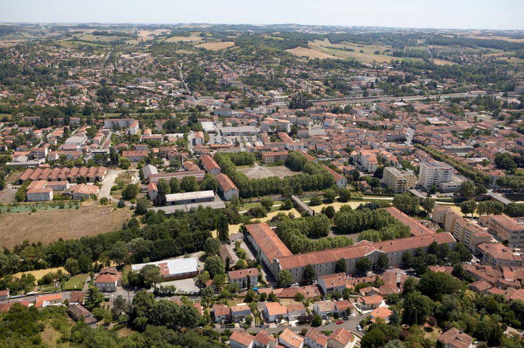 Quartier de cavalerie Henry, puis Quartier de cavalerie Espagne, Caserne d'artillerie et Centre d'Instruction du service de l'Intendance