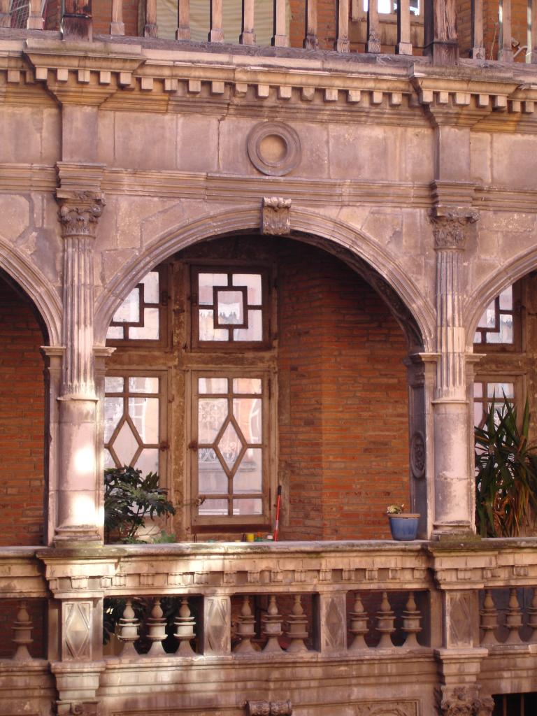 hôtel de Bernuy, puis collège universitaire, actuellement lycée Pierre de Fermat