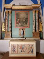 ensemble du retable architecturé et du tableau de la chapelle du Sacré-Coeur : Anges priant les Sacré-Coeur du Christ et de Marie