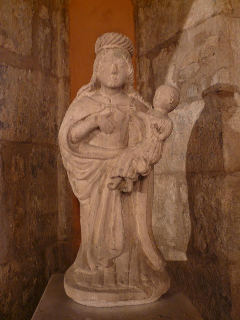 statue : Vierge à l'Enfant