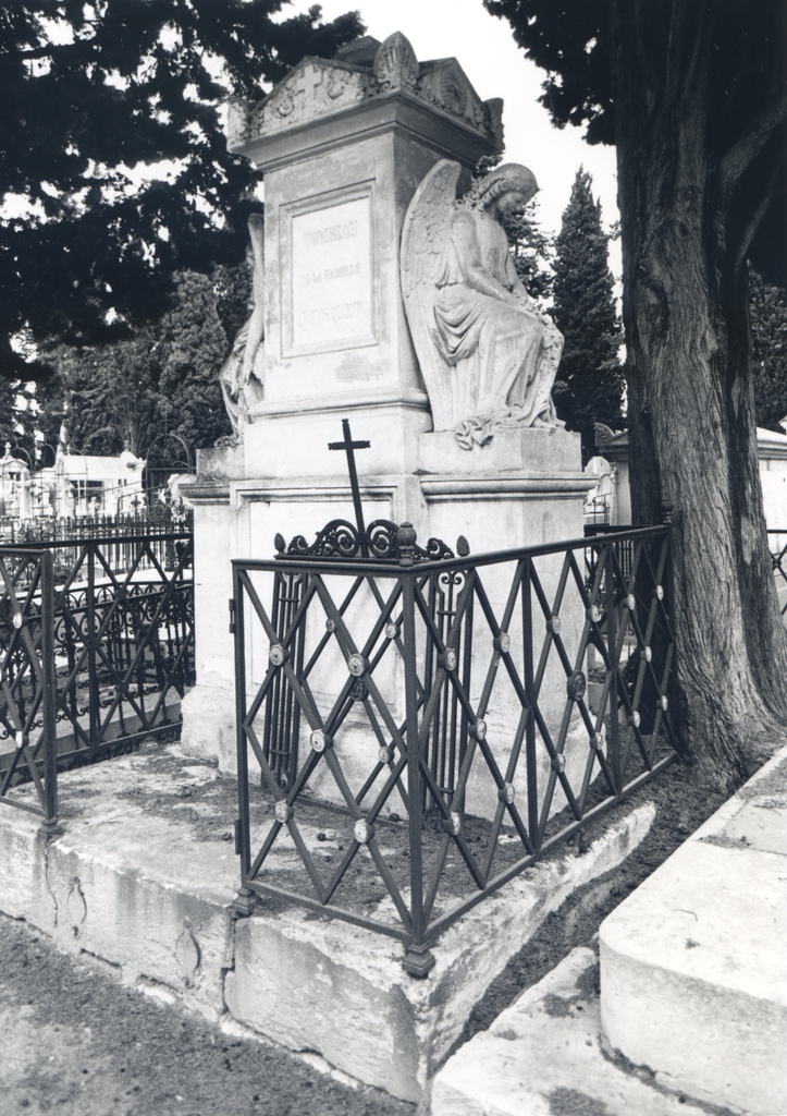 monument funéraire de la famille Bousquet