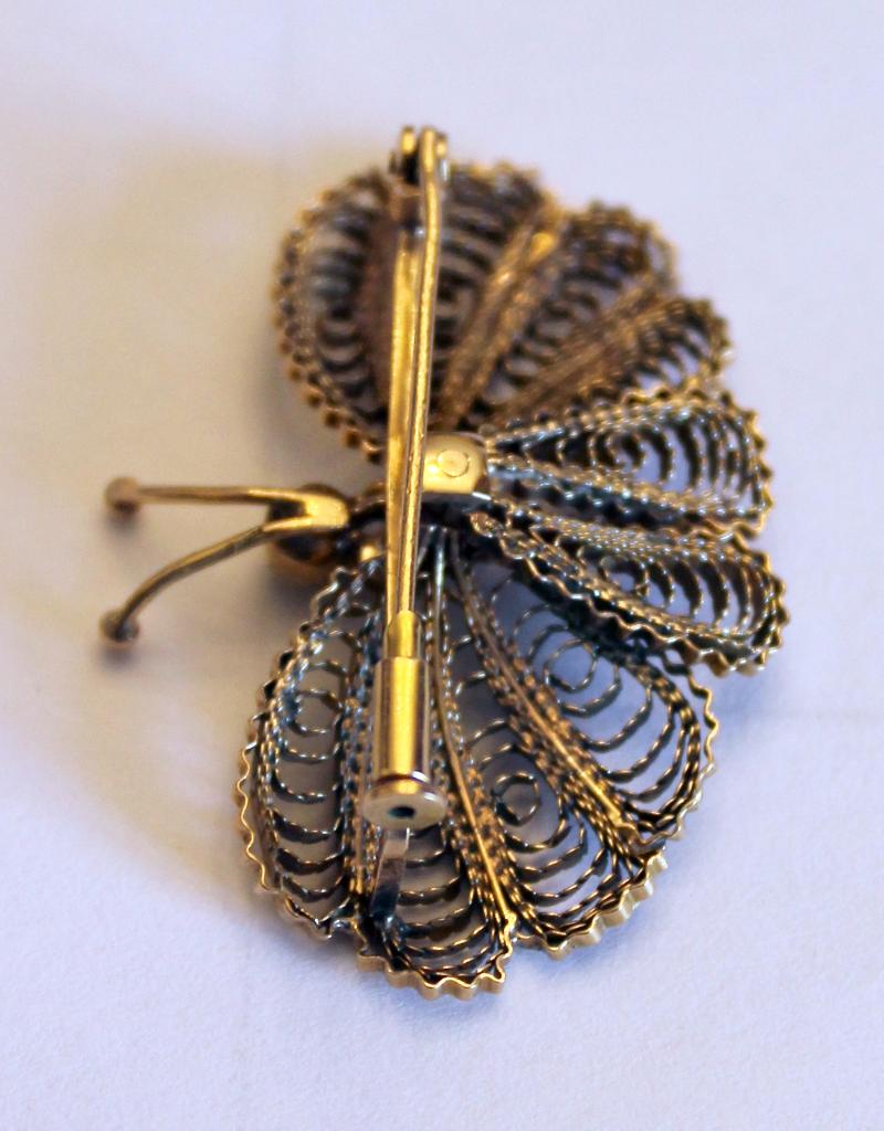 Broche en forme de papillon