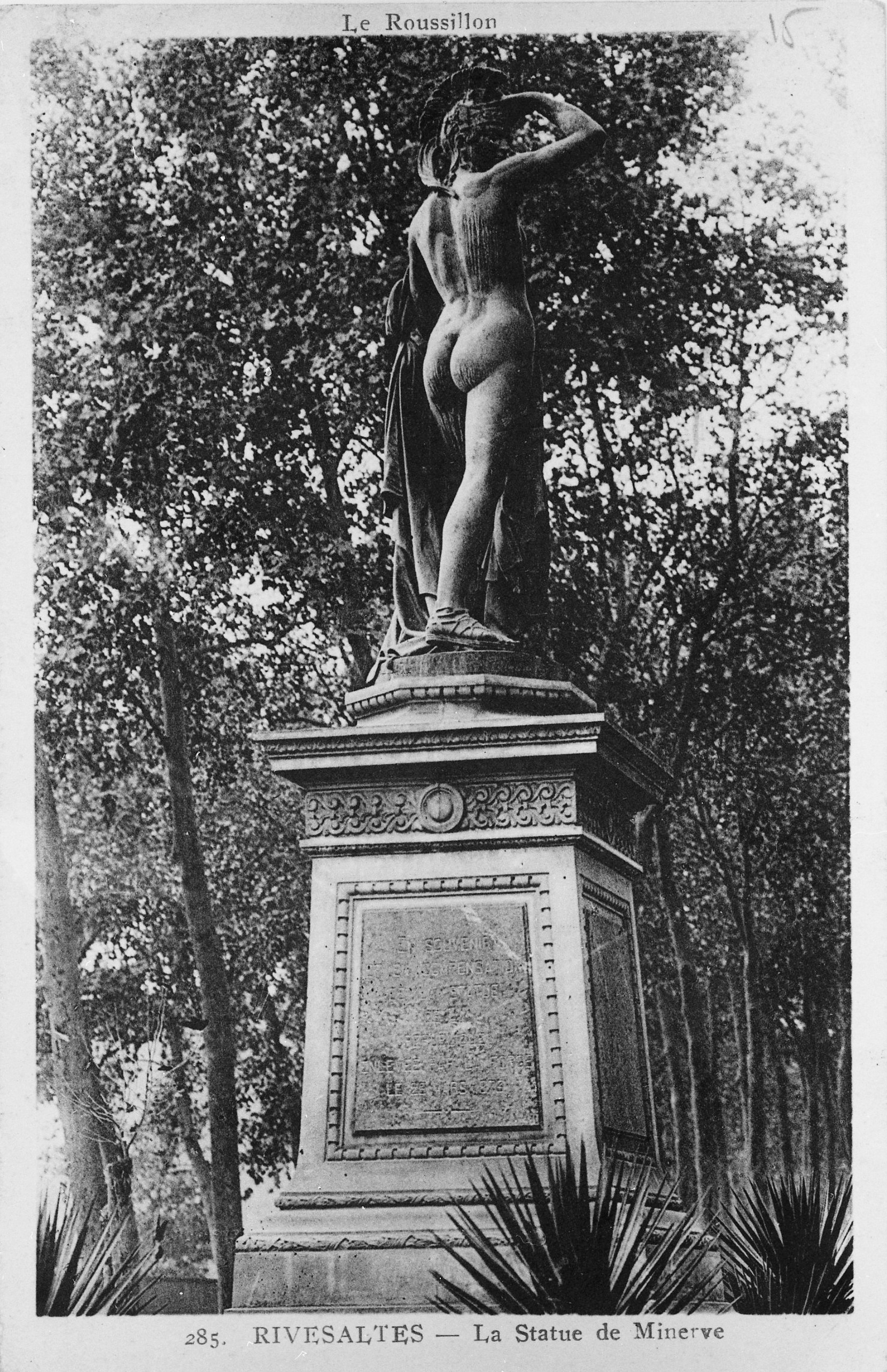 statue de Minerve après le jugement de Pâris