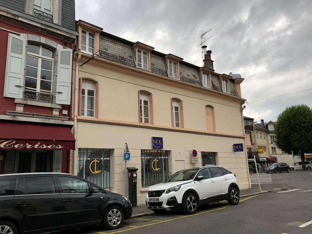 Ecuries et remises du Grand Soleil (anciennes), actuellement immeuble à logements et local commercial