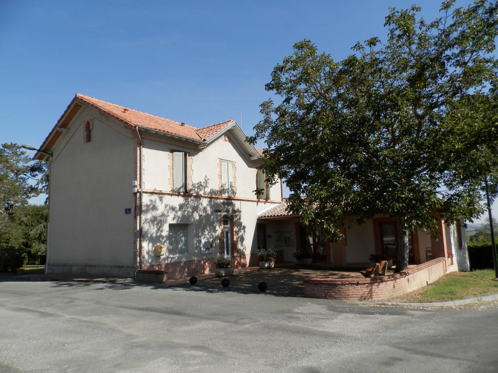 mairie-école actuellement mairie et maison