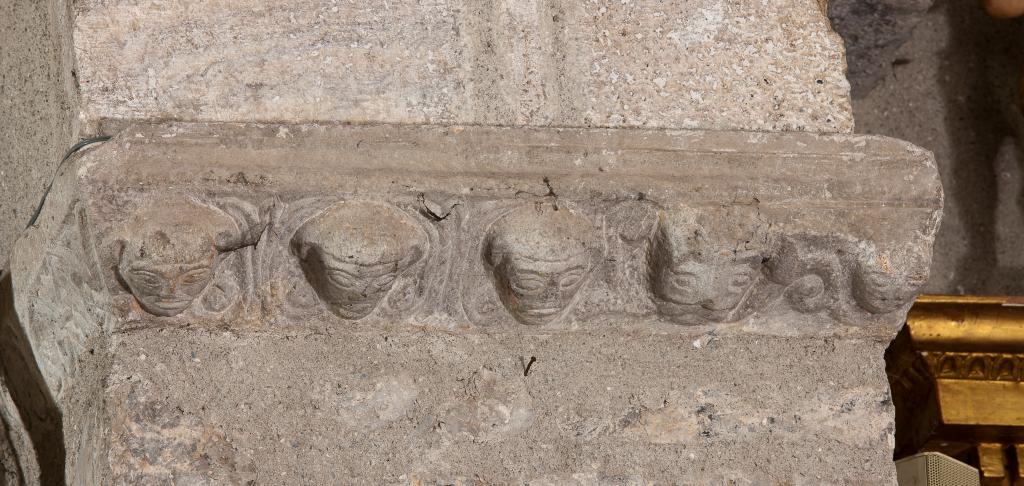 prieuré de bénédictins, église paroissiale Saint-Pierre, Saint-Ebons