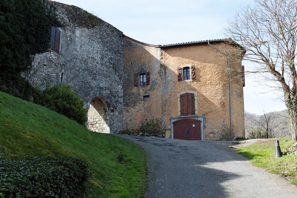 enceinte de la ville haute de Saint-Bertrand-de-Comminges