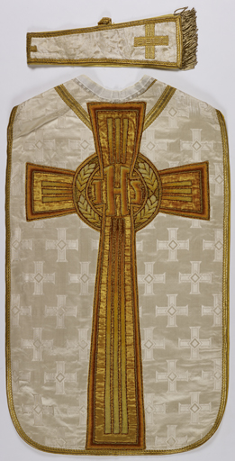 Chasuble blanche avec manipule et bourse de corporal