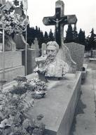 monument funéraire de la famille Laissac Thouret