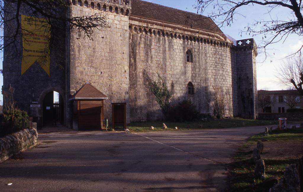 château abbatial, puis château des évêques