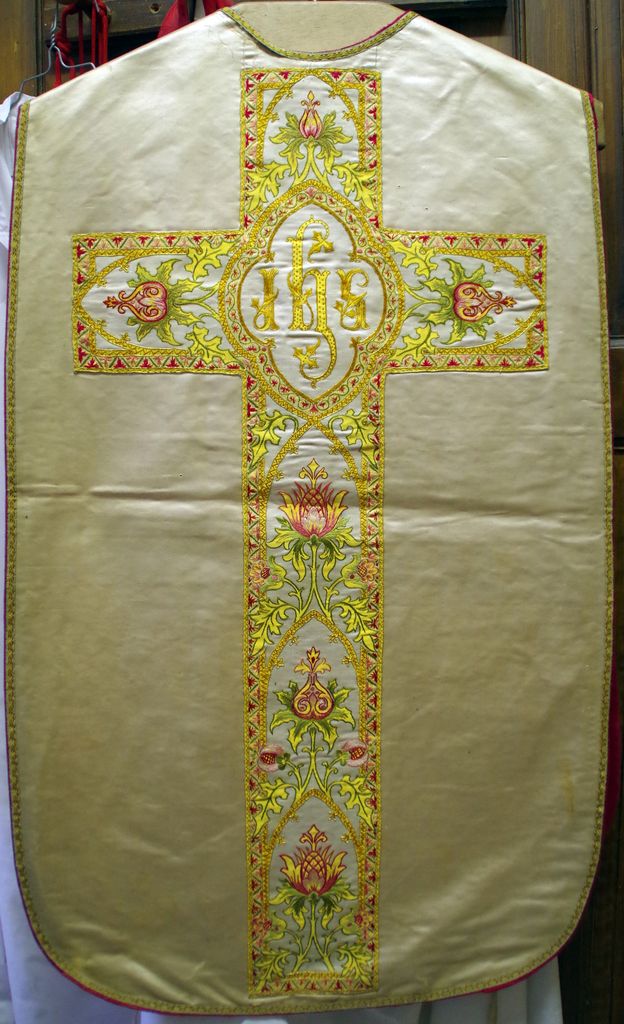 sommaire des textiles de l'église de Sernhac