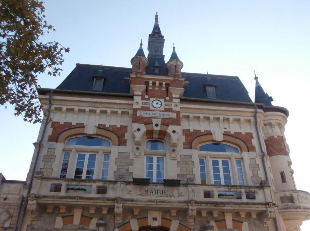 Hôtel de ville de Jonquières-Saint-Vincent