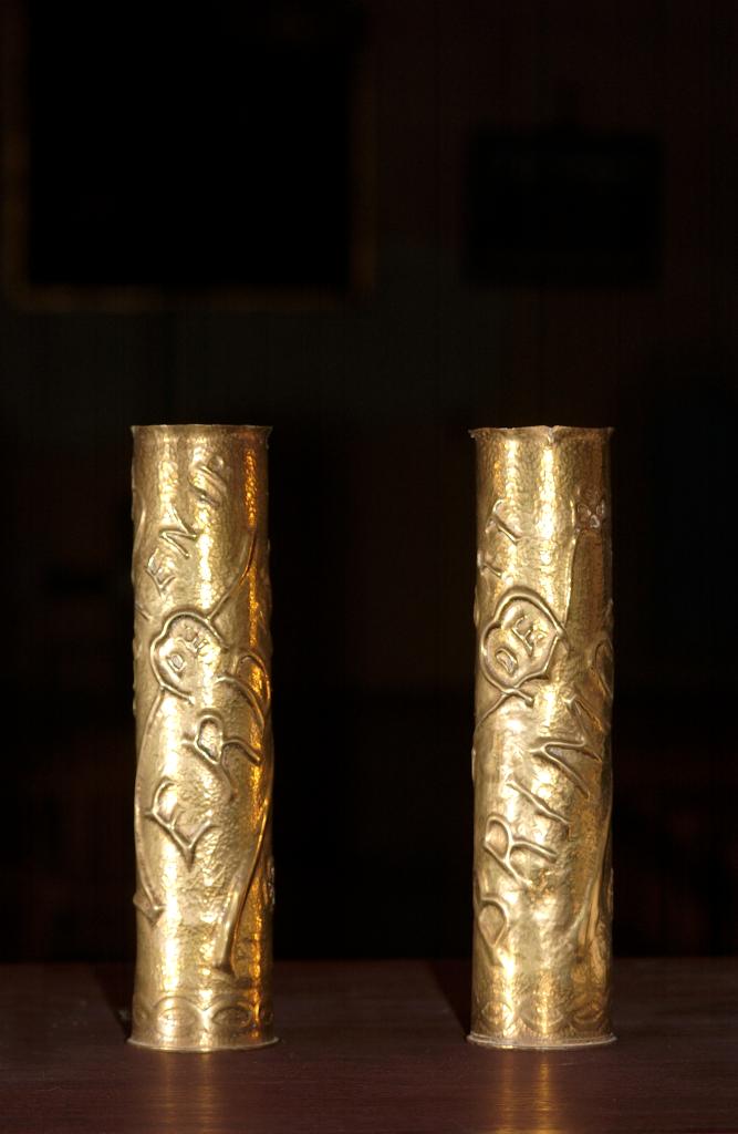 paire de vases d'autel (obus de la guerre de 1914-1918)