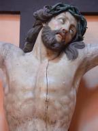 statue : Christ en croix