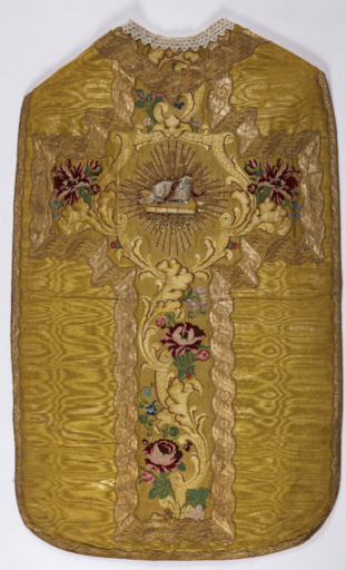 Chasuble or avec étole, voile de calice et bourse de corporal