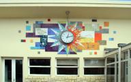 Décor en mosaïque : Les heures de l'écolier.
