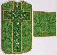 chasuble verte, voile de calice, deux dalmatiques et une chape (n° 5)