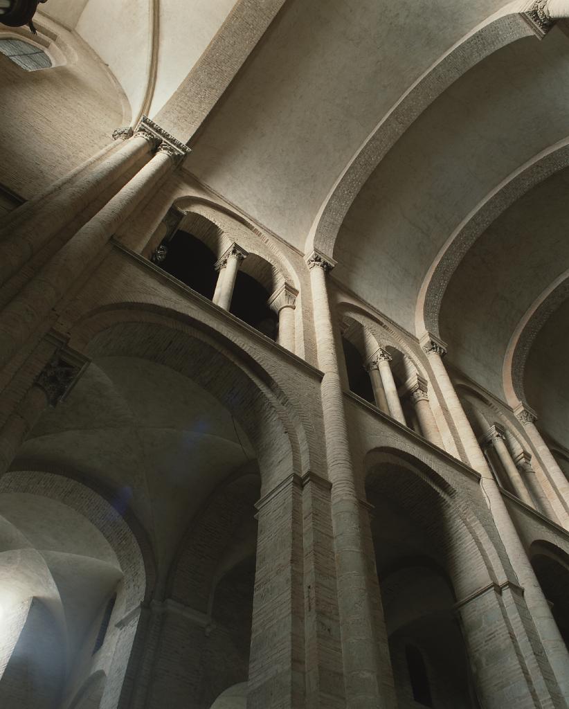 Abbaye de chanoines de saint Augustin, dite basilique Saint-Sernin, actuellement église paroissiale
