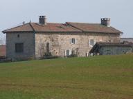 ancien logis triple , fermes , actuellement maison